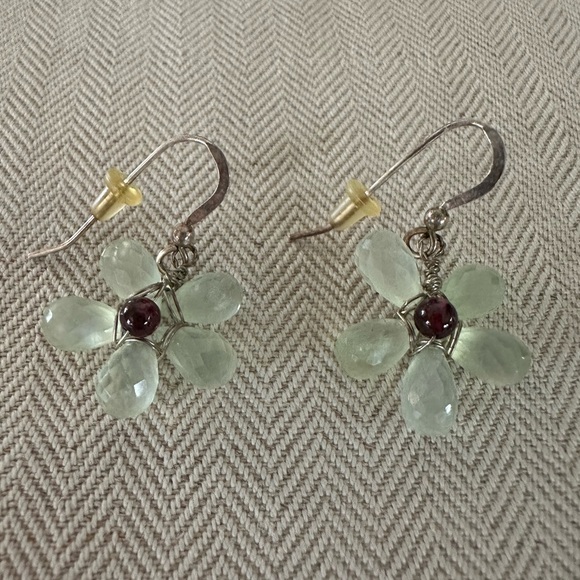 Fun Glass bead daisy earrings - Picture 2 of 2